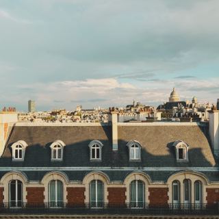 Sur les toits de Paris.