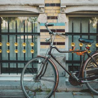 Les vélos sont rarement attachés à Anvers, et quand ils le sont, c’est seulement pour arrêter les gens honnêtes.